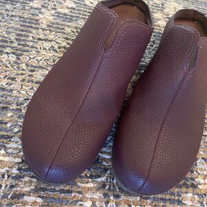 Like New*Women's Maroon Mules